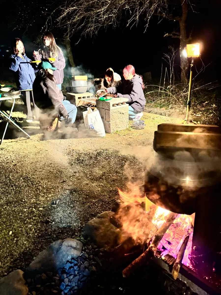 火を囲んで過ごす、たゆむの夜